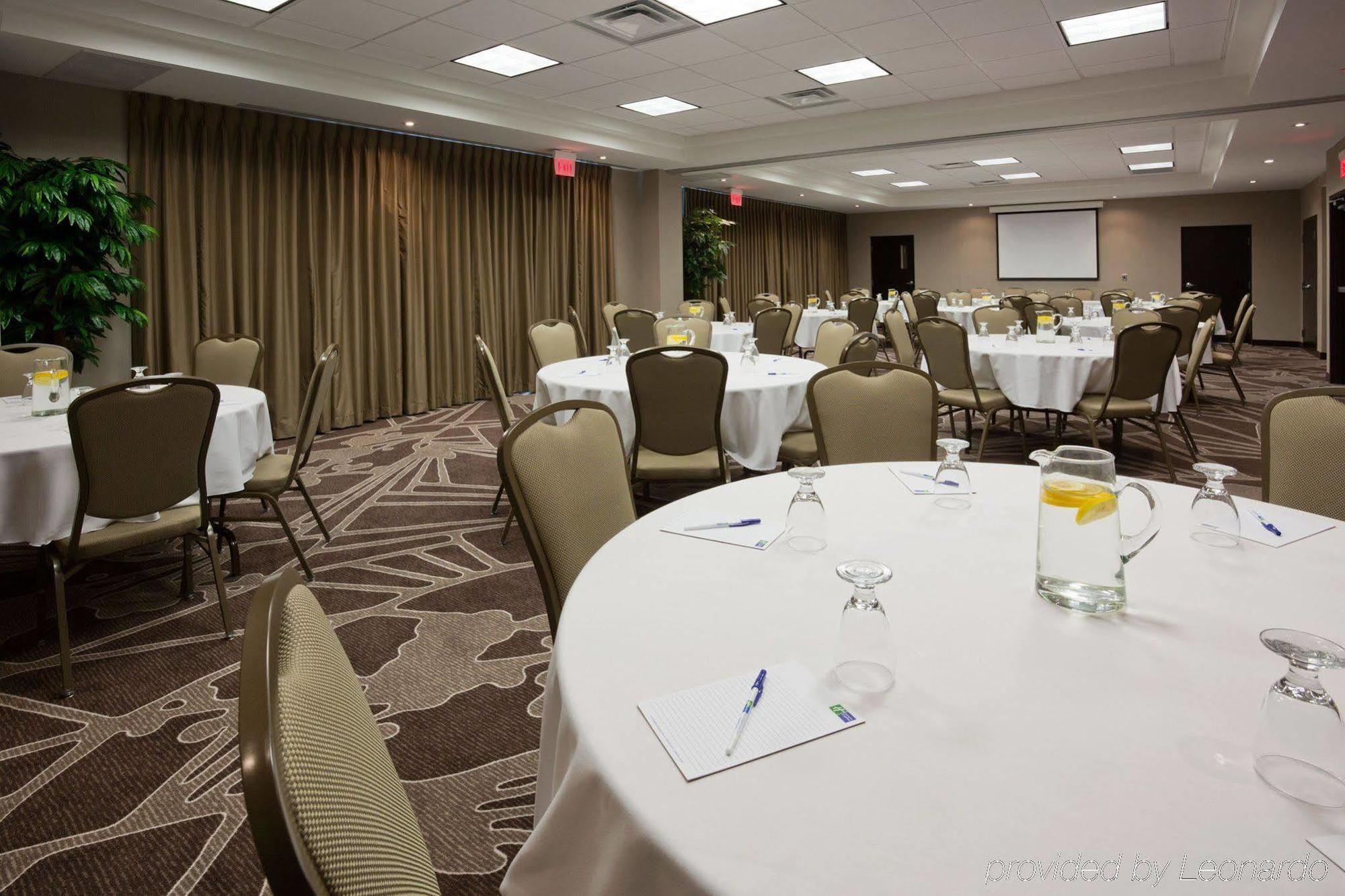 Holiday Inn Express & Suites New Liskeard Exterior photo